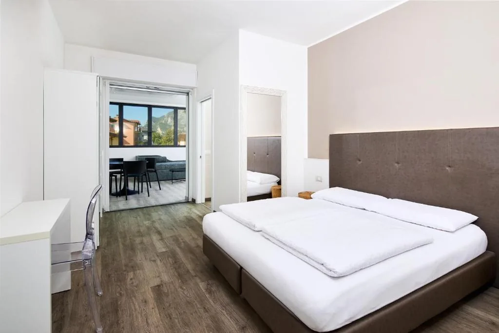 Rolly – Rooms & Restaurant