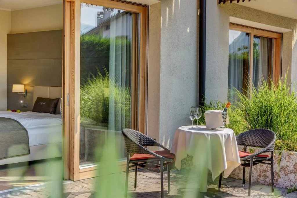 Royal Suite con Vista Giardino — Art & Design Hotel Napura