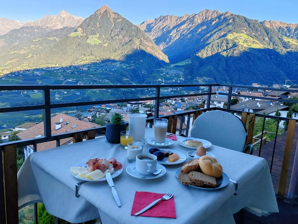 Schenna Garni Eden Bed & Breakfast — foto 8