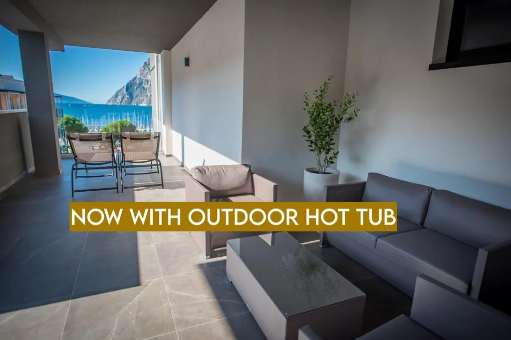 Suite with Steam Bath, Whirlpool Tub and Lake View — Hotel Villa Enrica