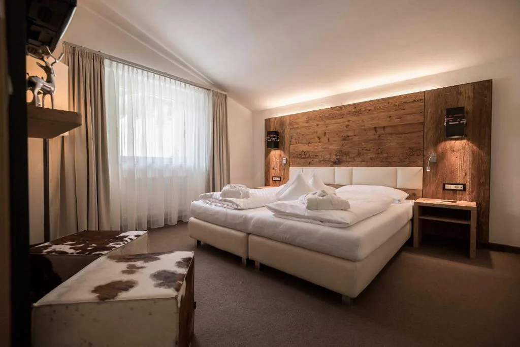 Suite with Balcony — Hotel Aaritz