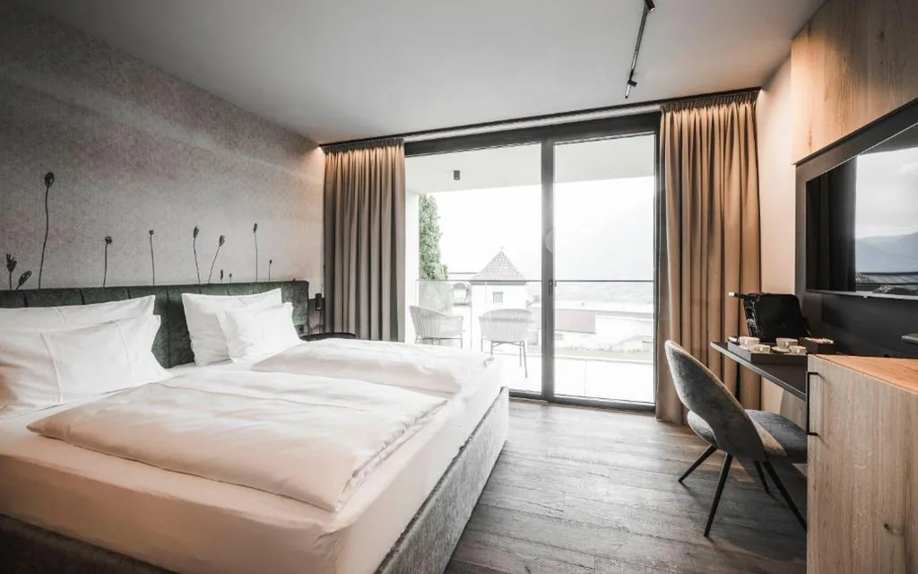 Suite con Sauna Privata e Vasca Idromassaggio (Piano Superiore) — SomVita Suites