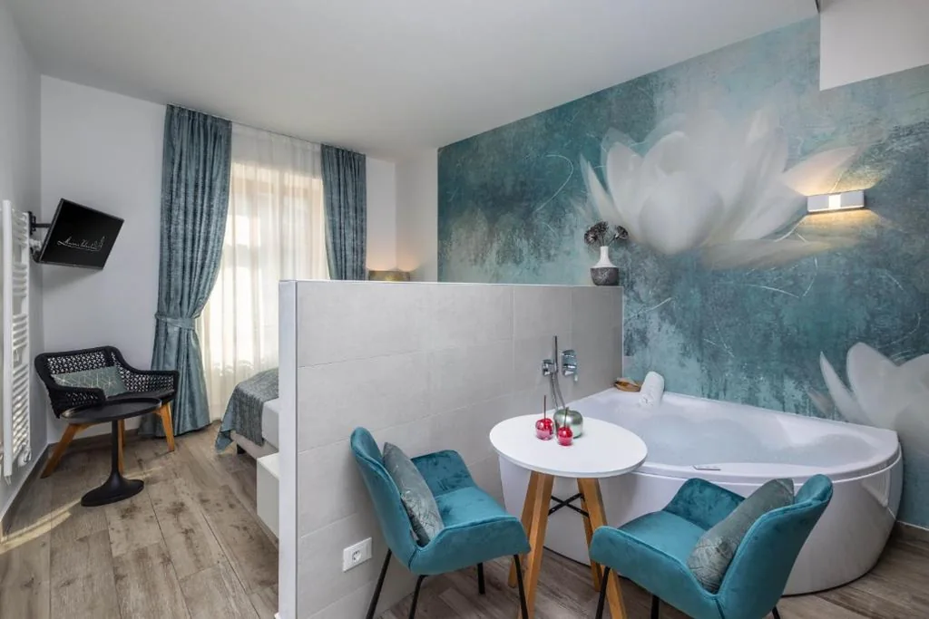 Suite con Vasca Idromassaggio — Maison Valentina