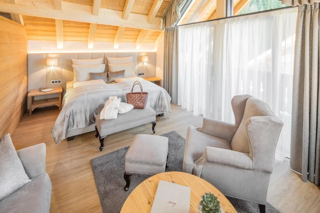 Suite con Vasca Idromassaggio — Savoy Dolomites Luxury & Spa Hotel