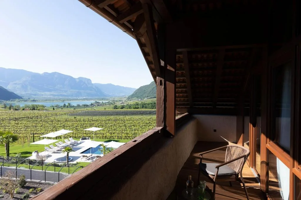 Suite with Lake View — Ansitz Battisti Suites