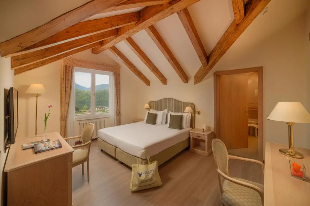 Suite with Lake View and Spa Access — Bellavista Relax Hotel