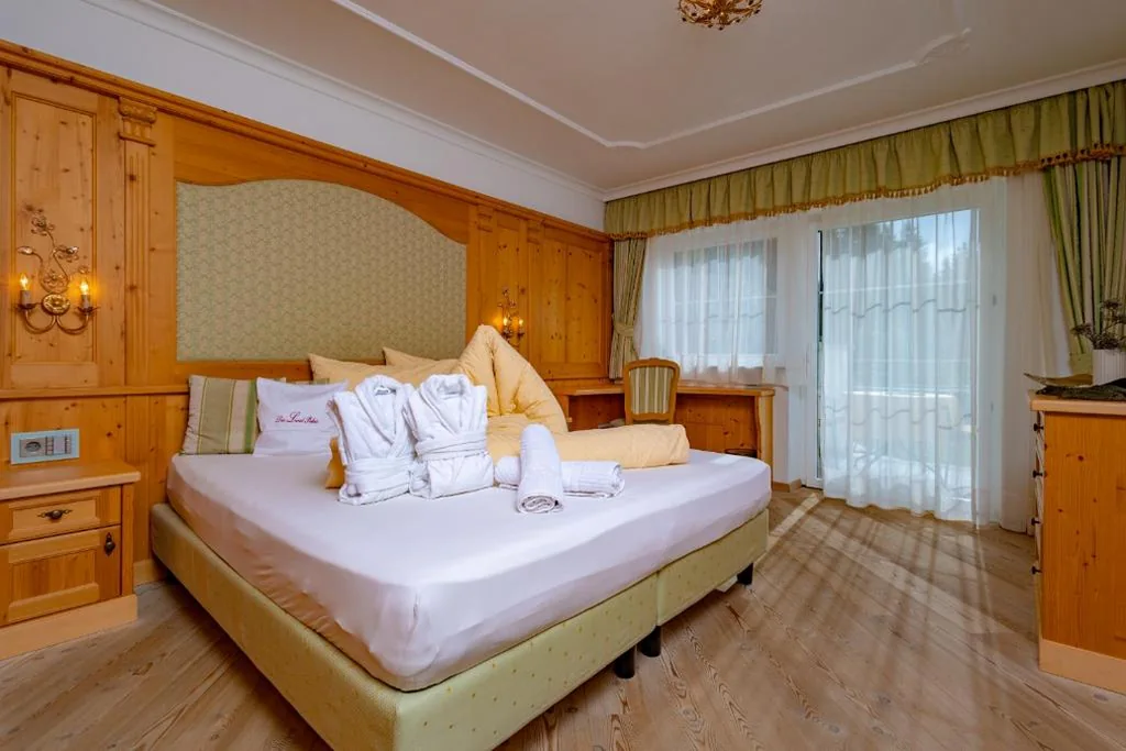 Suite con Vista Montagna — Das Land-Palais – Your lovely Mountain Hideaway