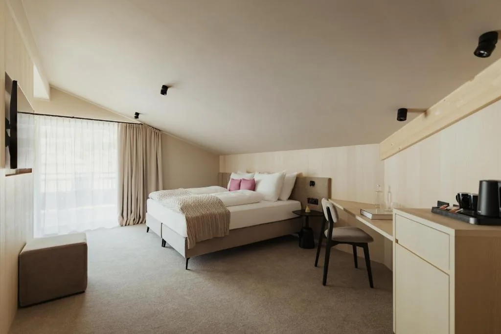 Suite con Vista Montagna — Hotel COSMEA – Your Dolomites & Honeymoon experience