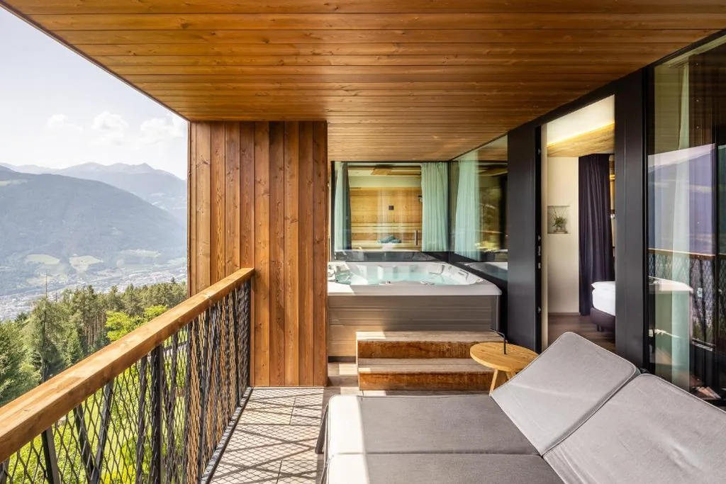 Suite Deluxe with Whirlpool Tub — My Arbor – Dolomites
