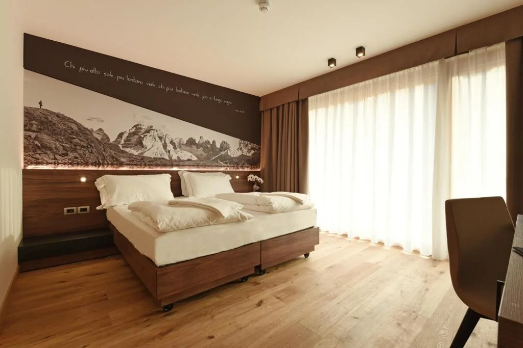 Deluxe Suite with Panoramic View — Dolomeet Boutique Hotel