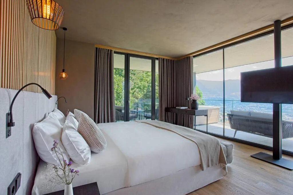Executive Suite — Avidea – Adults Only