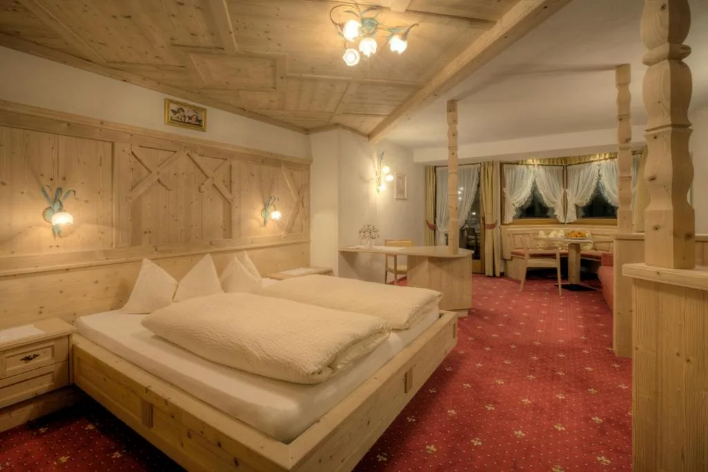 Suite — Hotel Ciasa Ai Pini