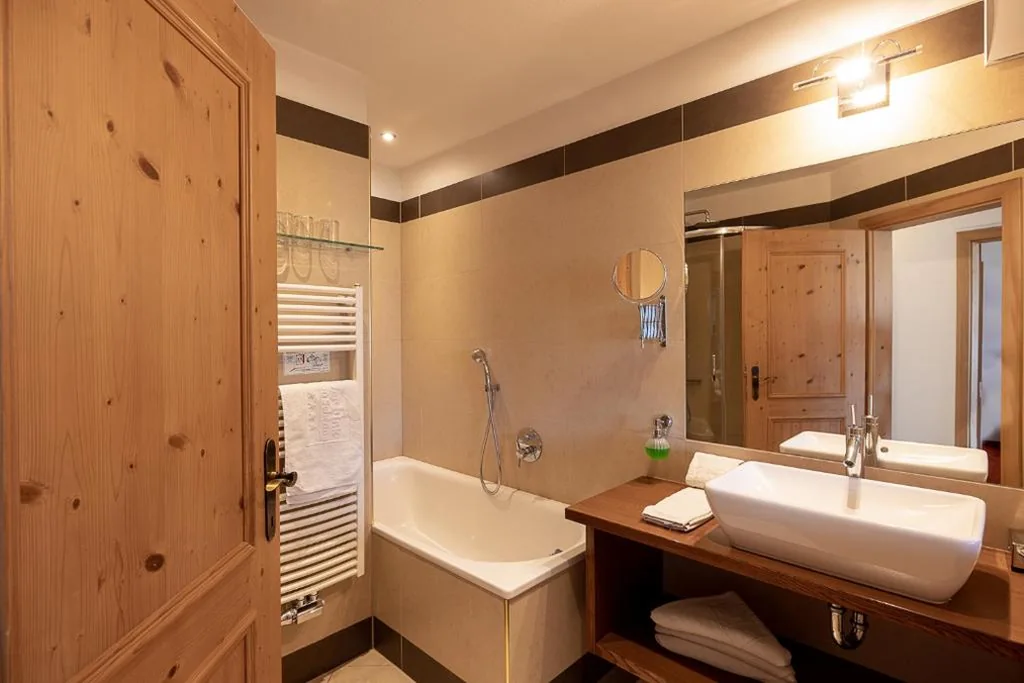 Suite — Hotel Finkennest – Panoramic Garden Resort