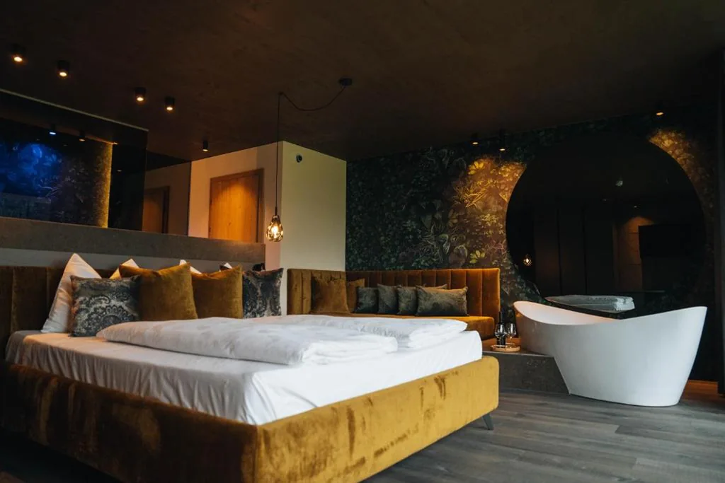 Suite — Hotel Wochtla Buam Aktivhotel am Kronplatz mit Sauna
