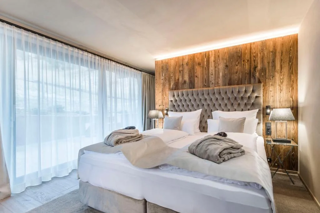 Standard Double Suite — Hotel Montchalet