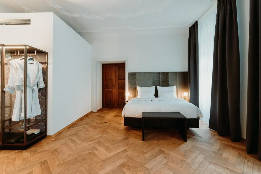 Suite — META SUITES historic city living