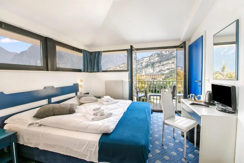 Triple Room with Lake View 2 — Bike & Wind Hotel Villa Maria