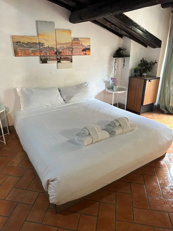 Trevi Fountain Corner – Alberto Sordi Room