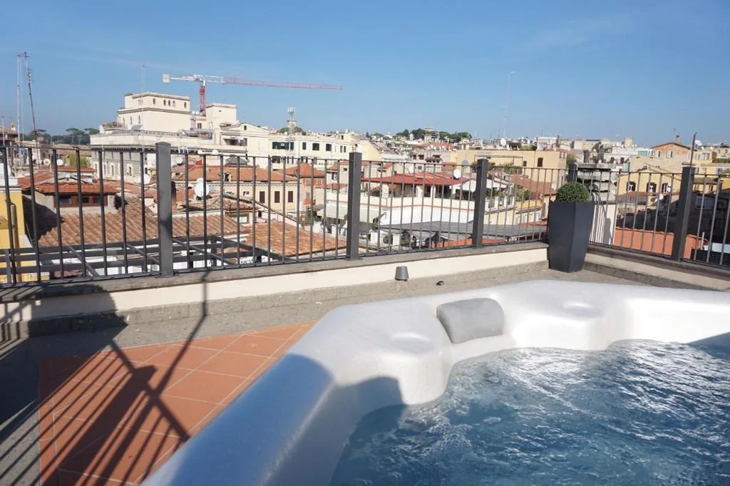 Trevi Palace Luxury Inn
