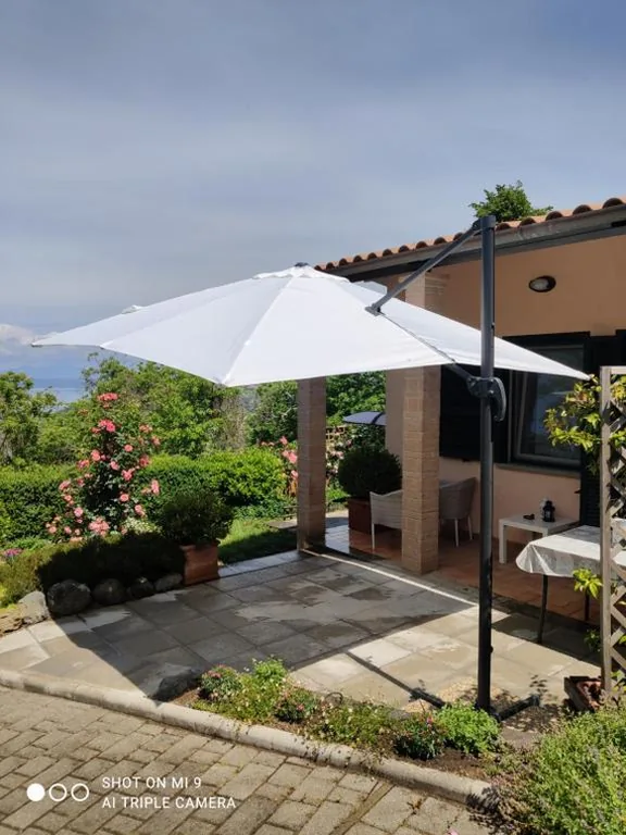 Un Giardino sul Lago, casa vacanze con terrazza panoramica a Montefiascone
