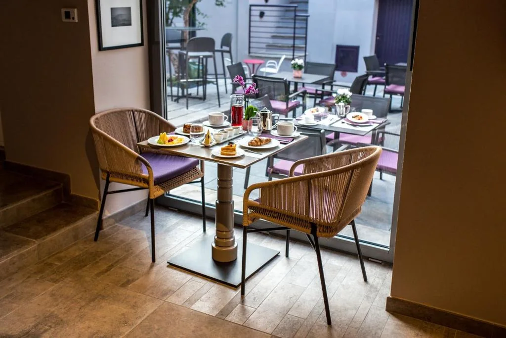 Uve Rooms & Wine Bar — foto 3