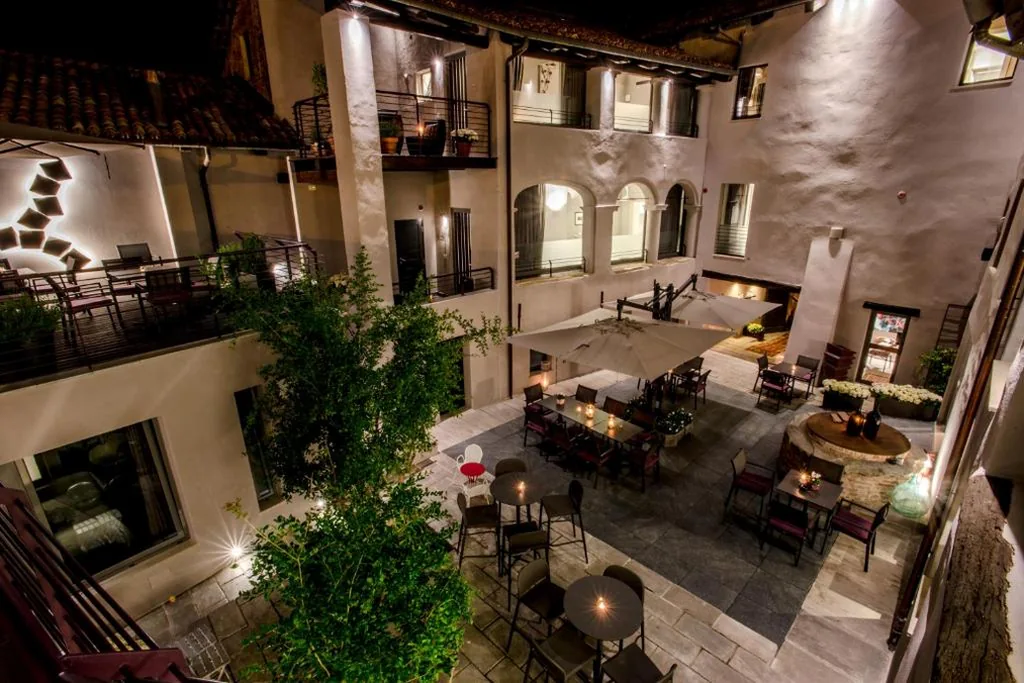 Uve Rooms & Wine Bar — foto 5