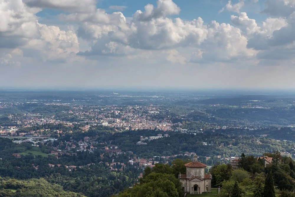 Il Sacro Monte di Varese con il santuario e le cappelle