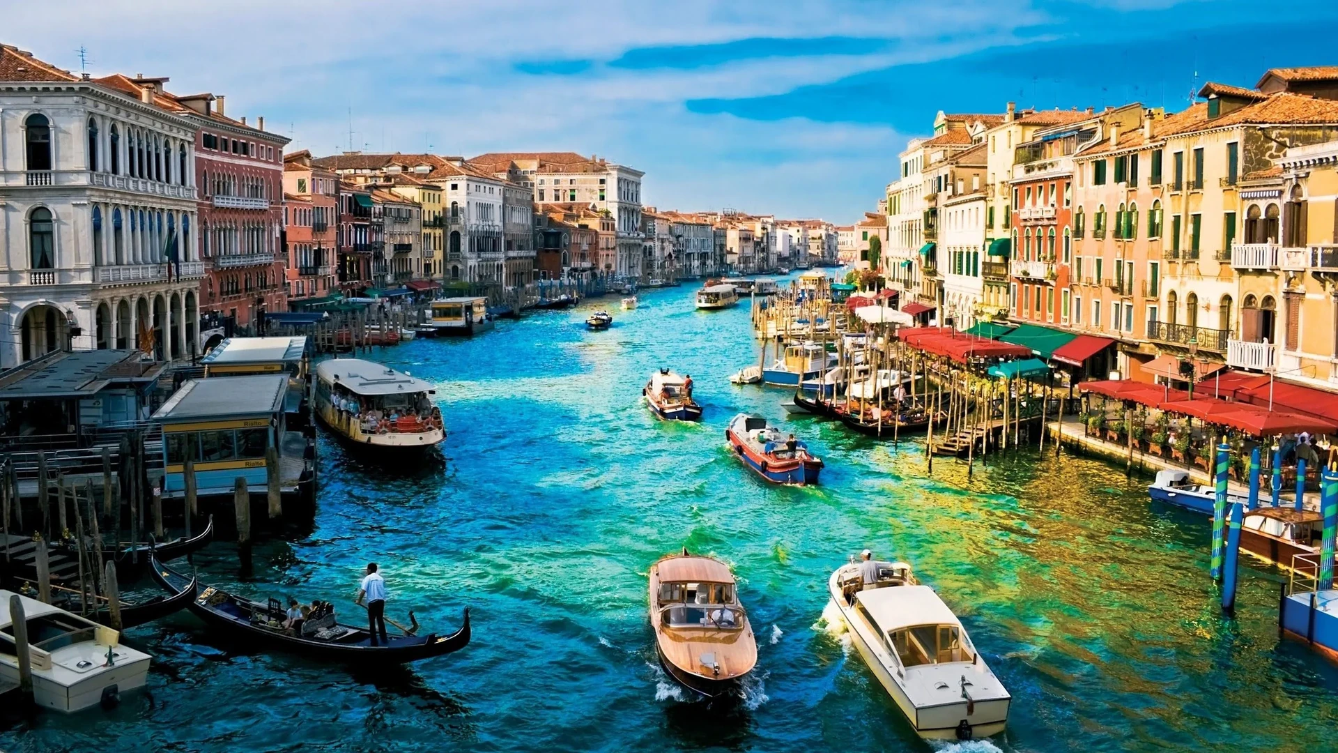 Il Canal Grande di Venezia con le gondole