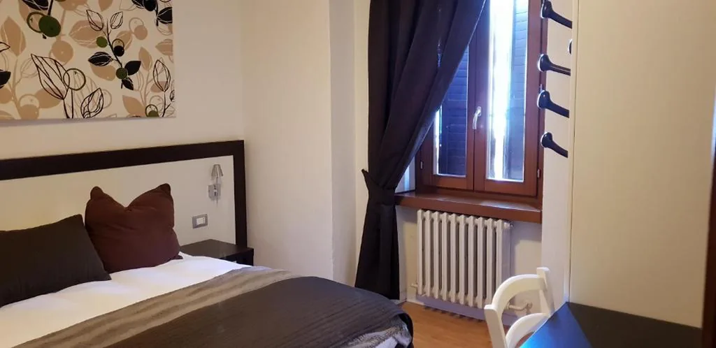 2 Connecting Rooms — Casa Lady