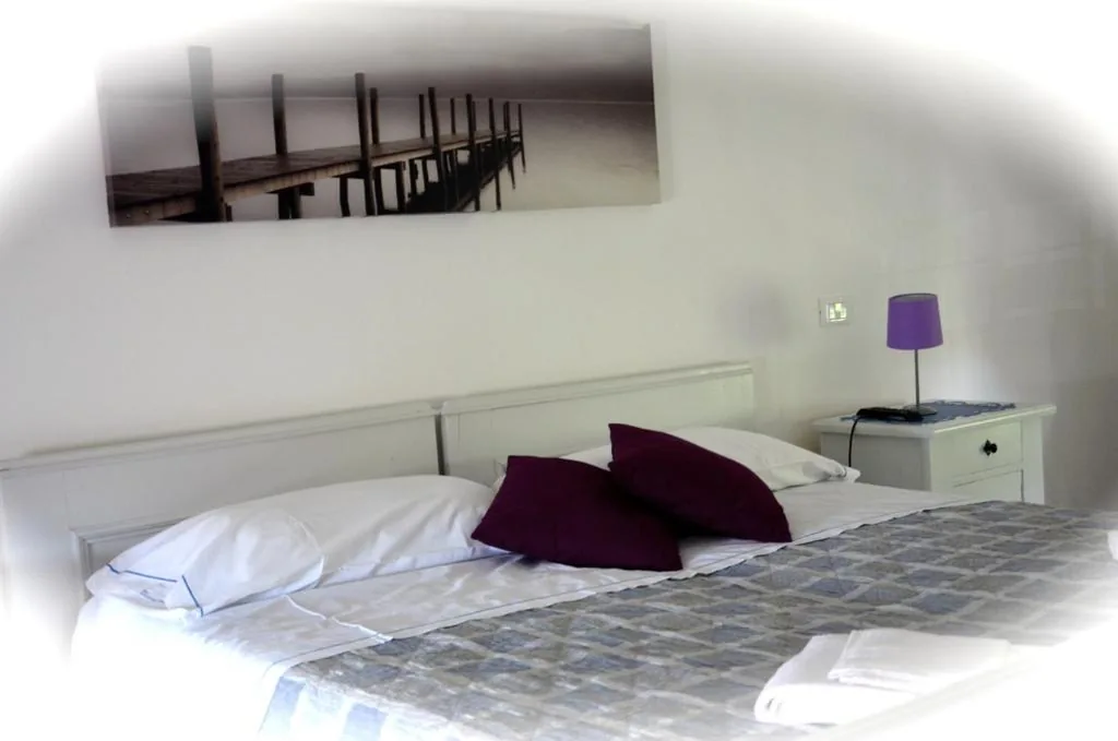 2 Camere Matrimoniali Comunicanti — B&B Corte del Garda
