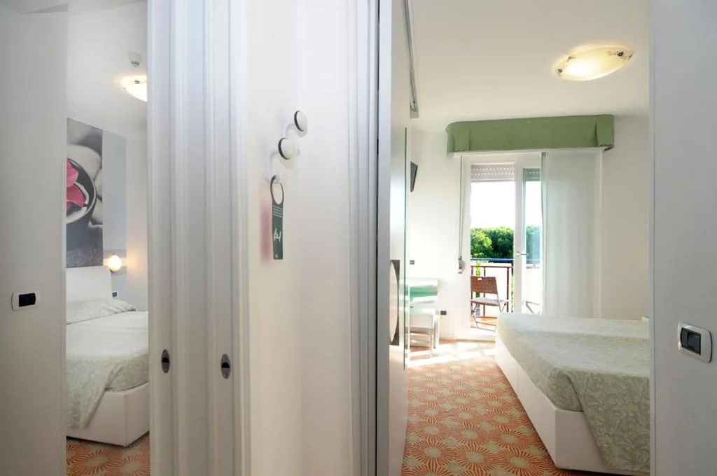 2 Connecting Double Rooms — Hotel Oliver