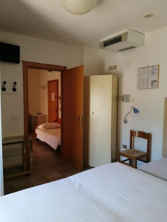 2 Camere Matrimoniali Comunicanti — Hotel Paron