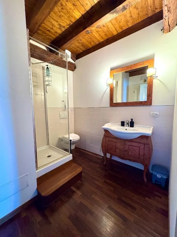 A 5 min da Bassano Camera con Bagno Privato e Area Fitness — foto 3