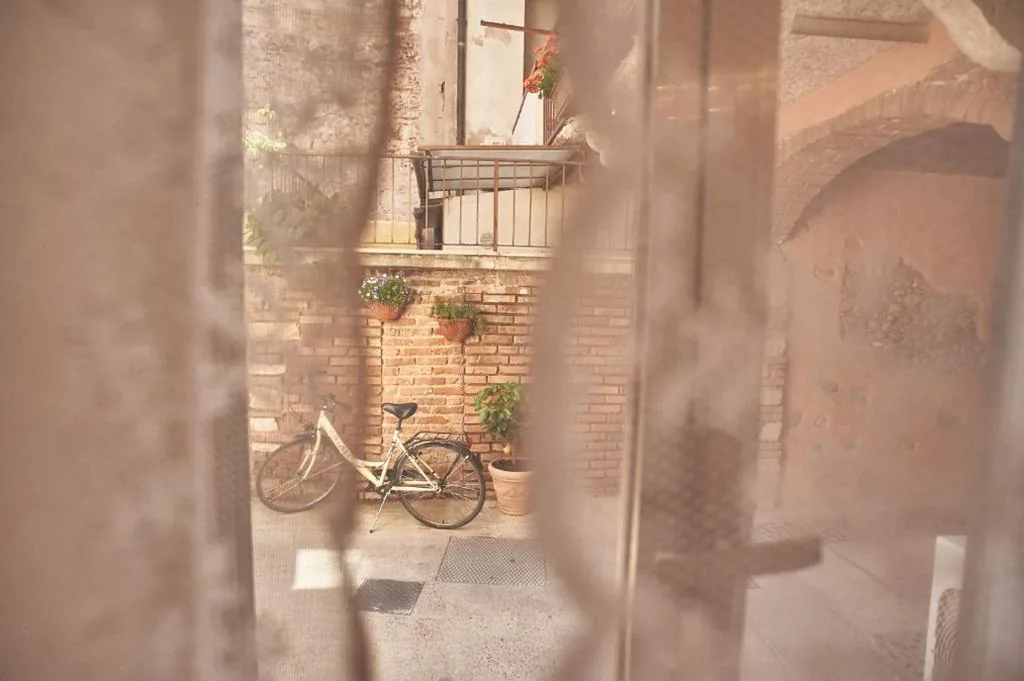 Abbraccio di Romeo
