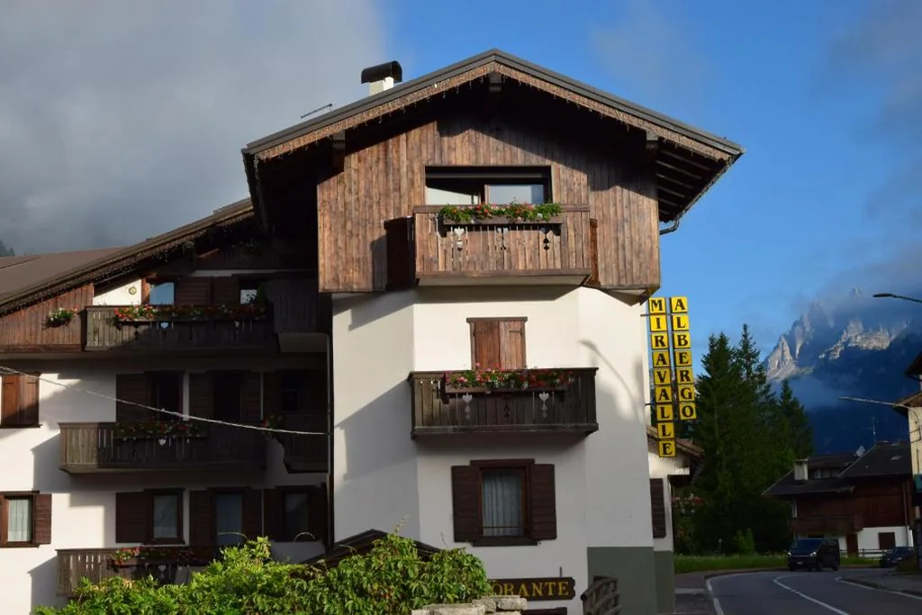 Albergo Miravalle-Tre Cime Views