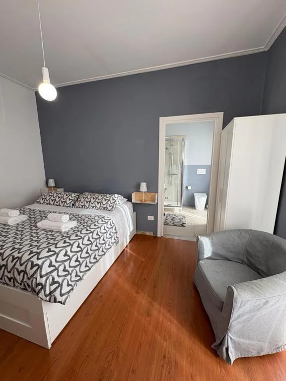 Ampia Camera Matrimoniale — Delle Rose Rooms – Le Arche Verona