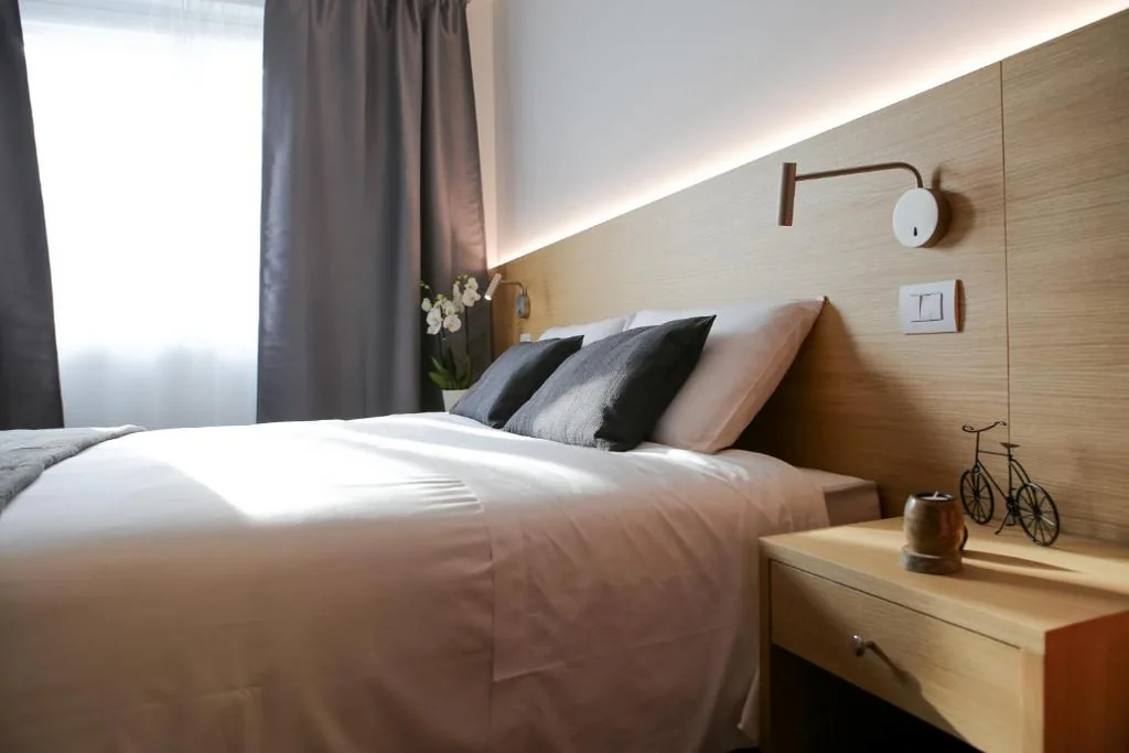 Ampia Camera Matrimoniale/Doppia con Letti Singoli — Bed and Bike Verona