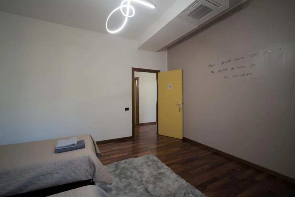 Ampia Camera Matrimoniale/Doppia con Letti Singoli — CASA DI GIULIETTA