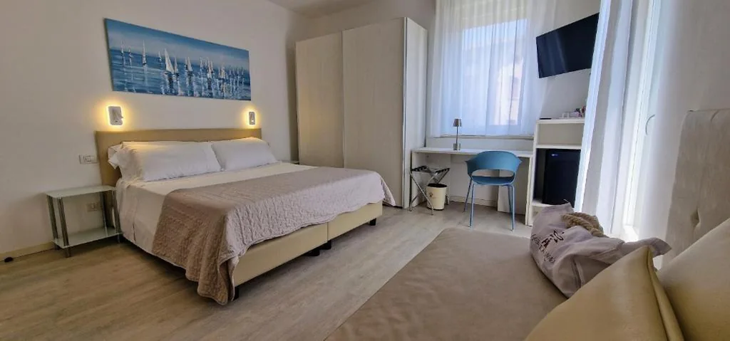 Ampia Camera Matrimoniale/Doppia con Letti Singoli — Hotel Villa Anthea