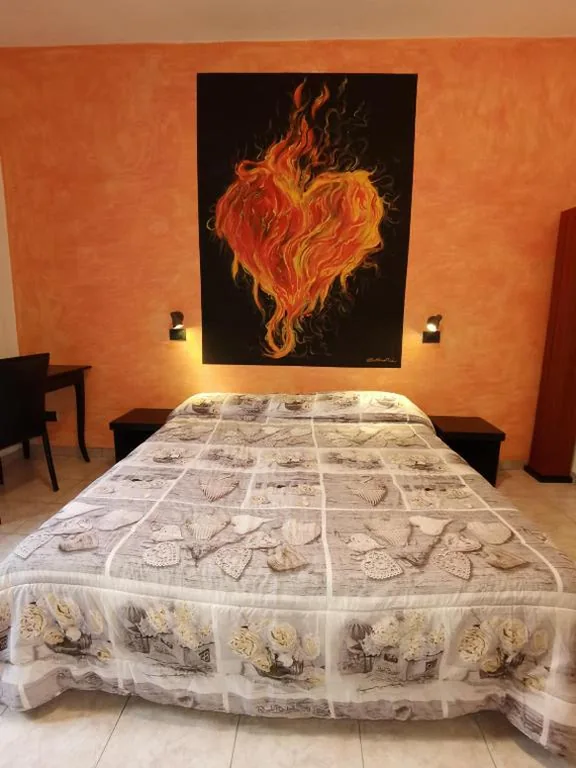 Ampia Camera Matrimoniale/Doppia con Letti Singoli — La Maison di Luca