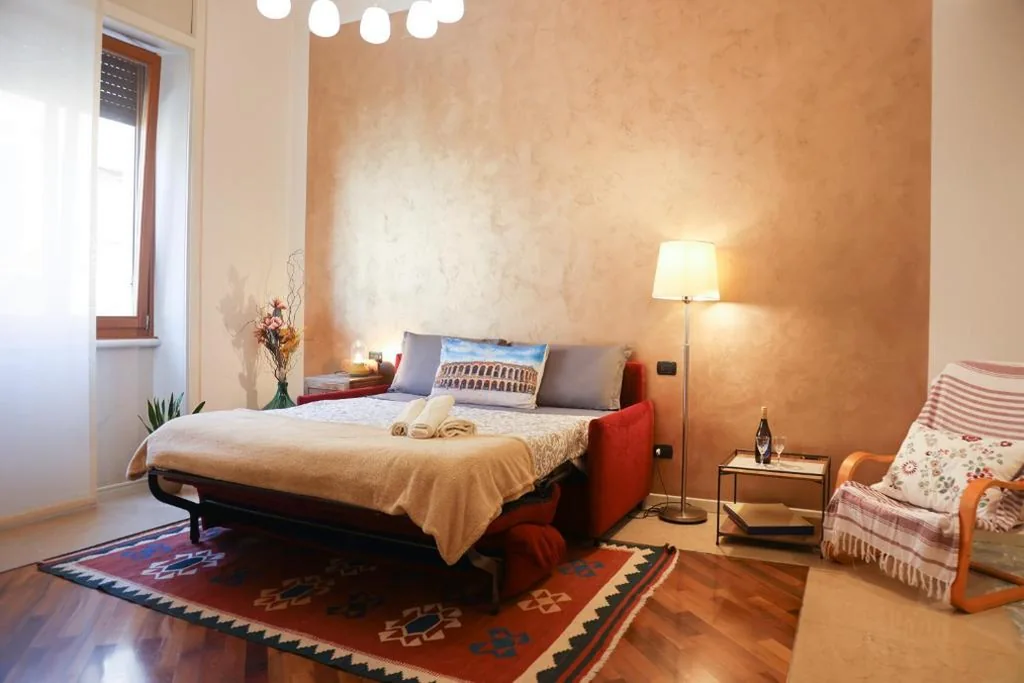 Ampia Camera Matrimoniale — Honey Rooms Verona – camera Millefiori