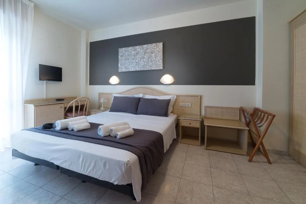 Ampia Camera Matrimoniale — Hotel Airone