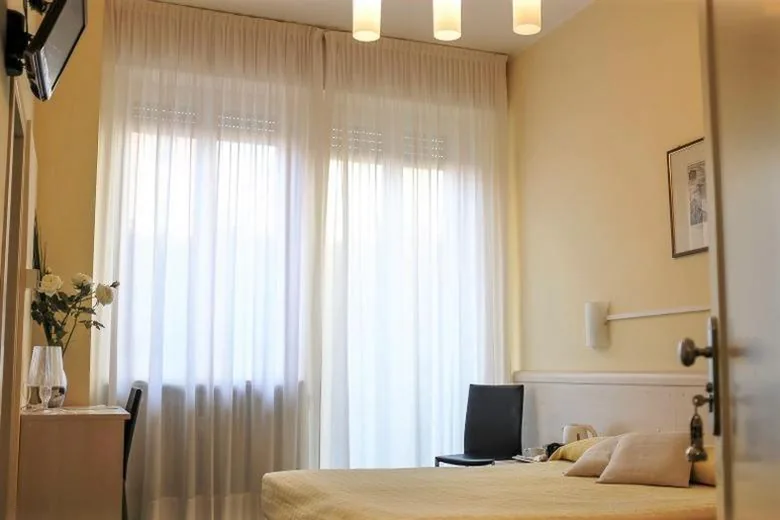 Ampia Camera Matrimoniale — Hotel Santa Lucia