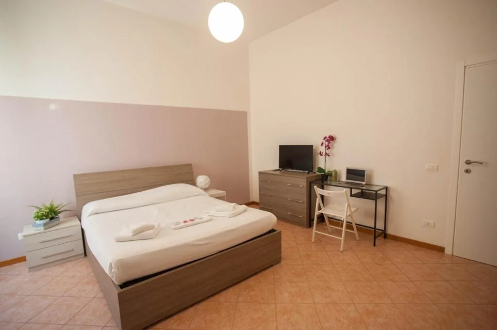 Large Double Room — Italianflat – Rentroom 200mt to Arena