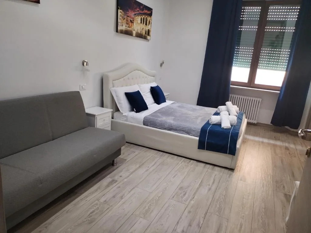 Ampia Camera Matrimoniale — Nuova fiera camera