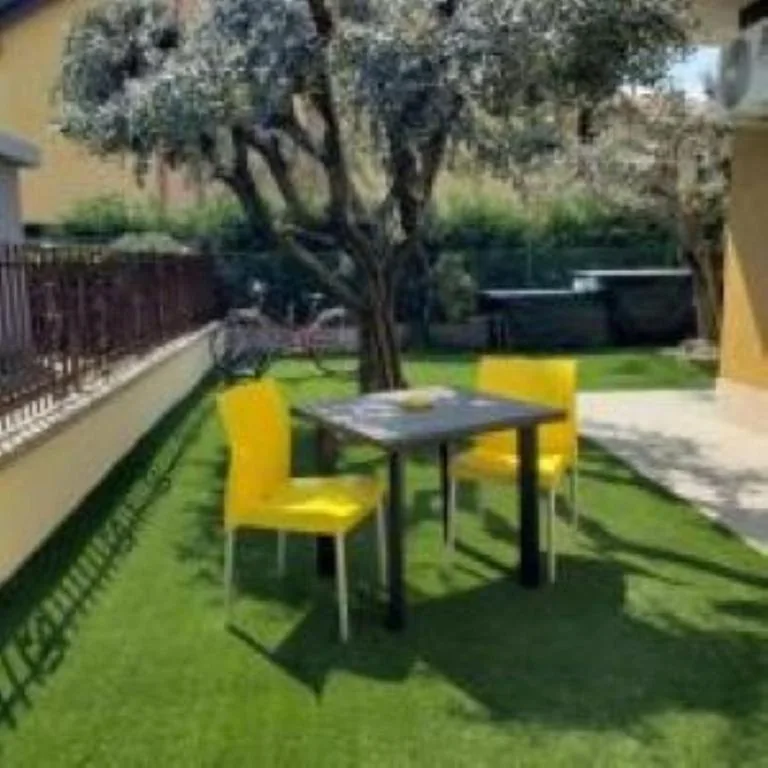 Large Double Room — Residenza Le Rose FREE BIKE