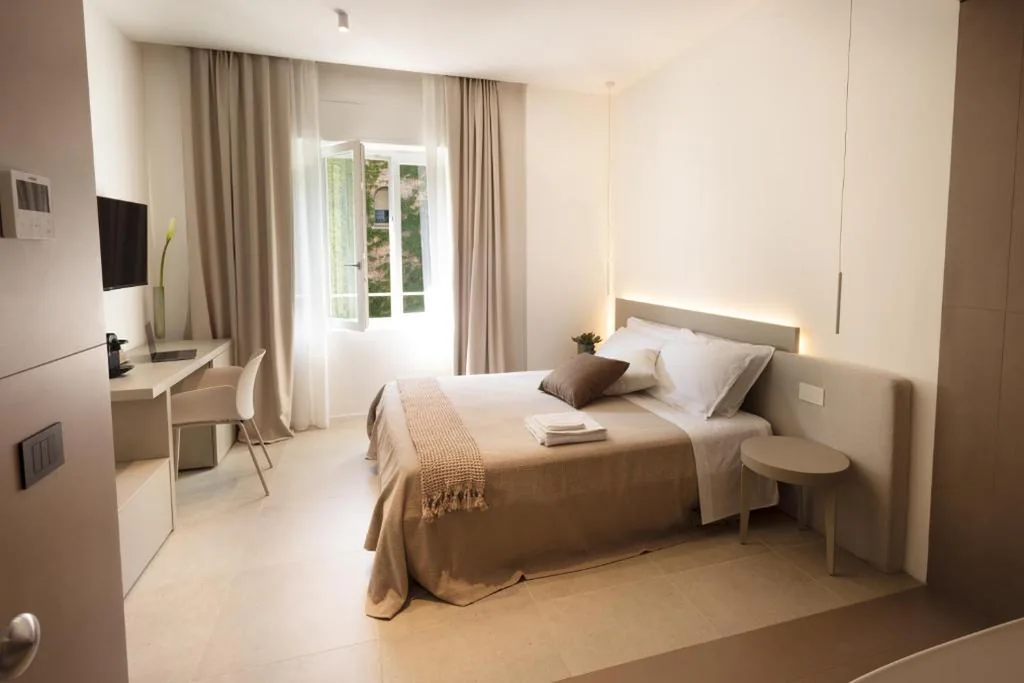 Large Double Room — Santa Lucia Suites