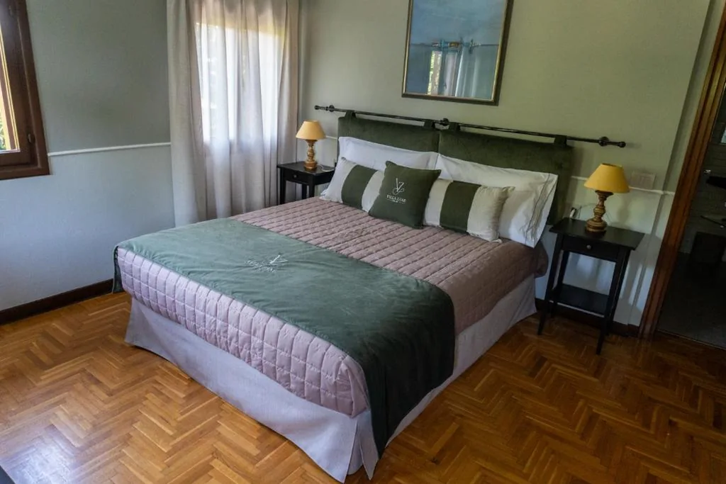 Large Double Room — Villa Zane