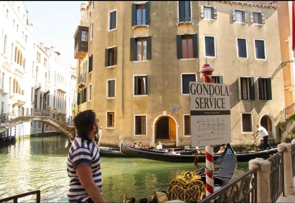 Anzolo Palace – Rooms & Apartments