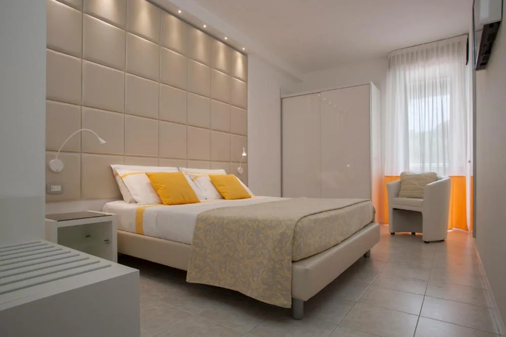 Appartamento con 1 Camera da Letto (4 Adulti) - Lato Piscina — Residence Serenissima